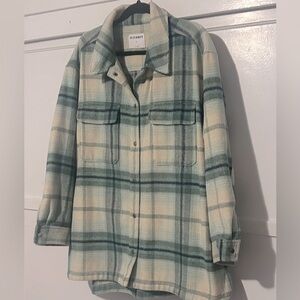Old Navy Women’s pre-owned transitional plaid green shacket w/side pockets